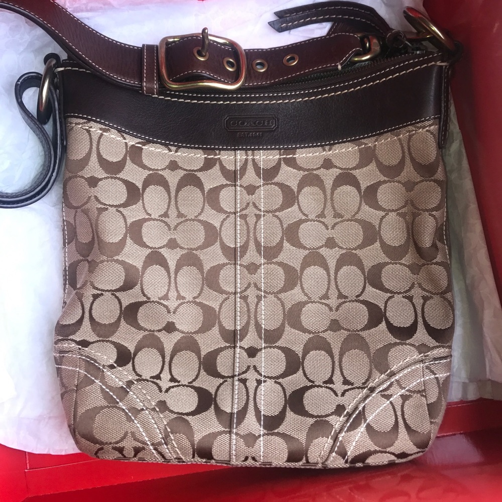 New woman's COACH BAG